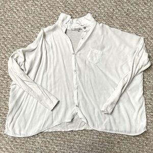 La fee Marboutee boho button up shirt with tight arms very unique
